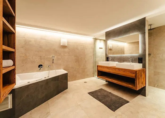 Lima Alpine - Almhaus Petra Holiday home *